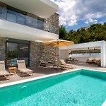 Madehomes *